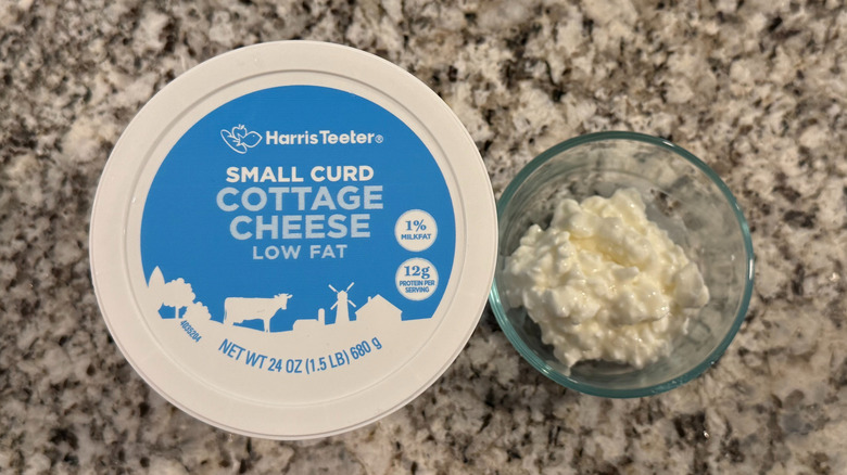 Harris Teeter cottage cheese container and bowl