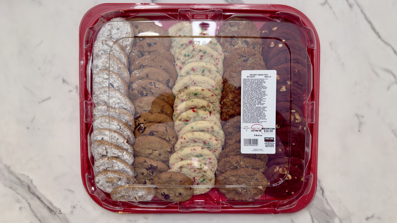 Closed Kirkland Signature Cookie Tray