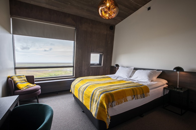 fosshotel-glacier-lagoon-double-twin-room-(1)-1