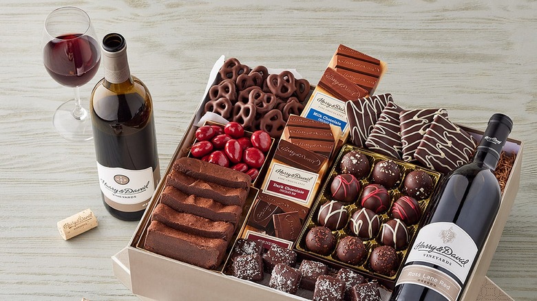 Harry and David wine and chocolate gift set