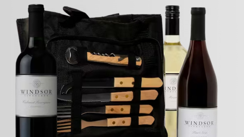 Windsor Vineyards picnic wine set
