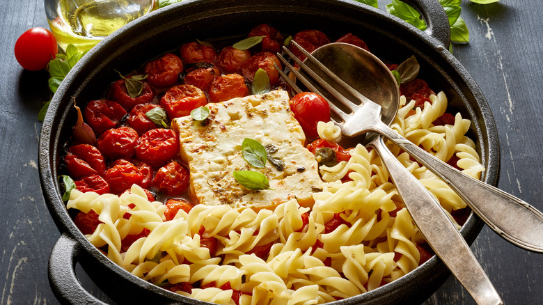 Roasted tomatoes with pasta