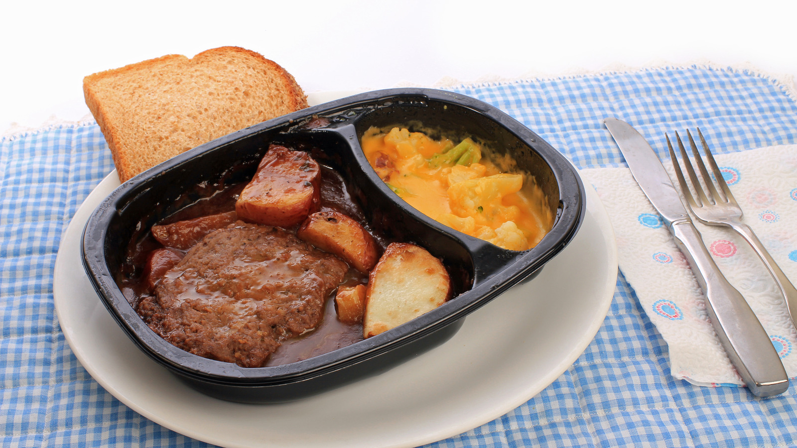 <a href="https://www.foodrepublic.com/2118961/upgrade-frozen-steak-tv-dinner-blue-cheese/" target="_blank">Instantly Upgrade Your Frozen Steak TV Dinner With This Simple Addition</a>