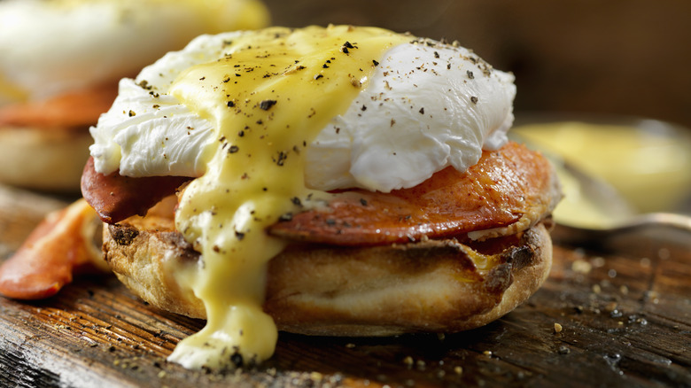 eggs benedict, a brunch favorite