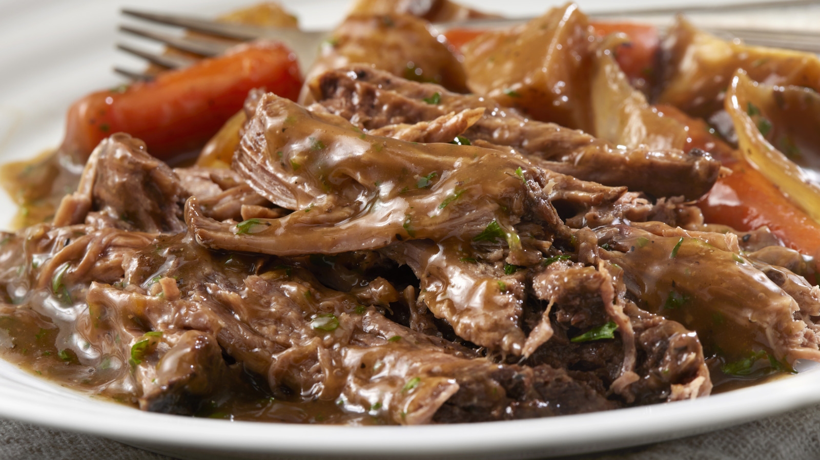 <a href="https://www.foodrepublic.com/2094016/italian-pot-roast-ingredient-addition/" target="_blank">Add This Ingredient To Pot Roast For An Italian Boost</a>