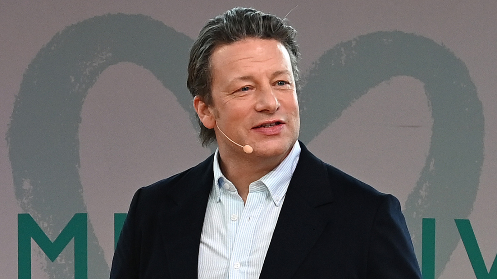 <a href="https://www.foodrepublic.com/2136319/jamie-oliver-last-meal-italian-dish/" target="_blank">Jamie Oliver Would Pick This Italian Dish As His Last Meal</a>