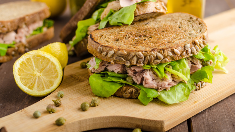 Tuna salad with capers