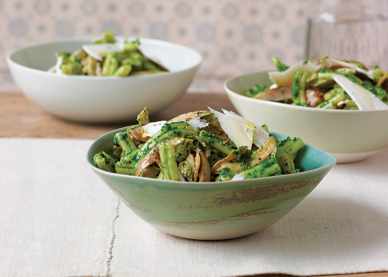 Spinach Pesto Pasta with Chicken Recipe