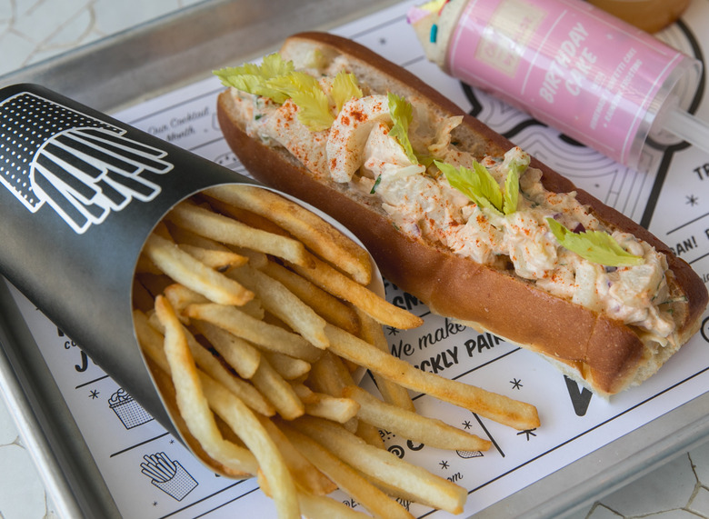 veganlobsterroll