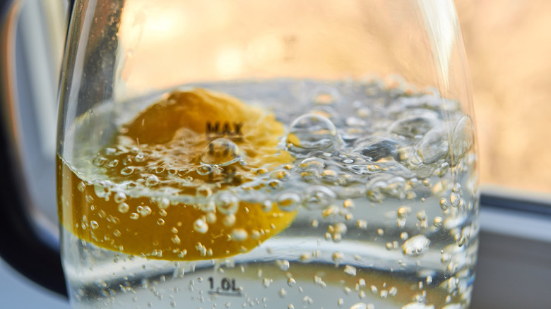Lemon in a kettle 