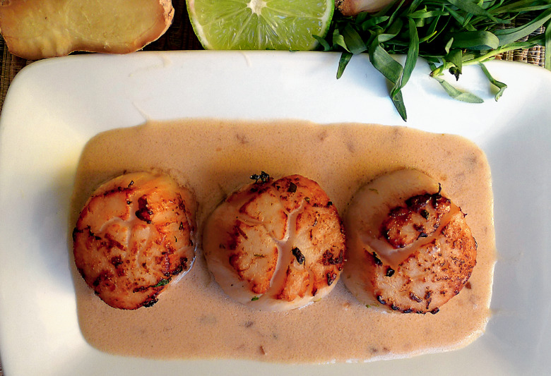 Lime-Seared Scallops In Lemongrass Broth Recipe