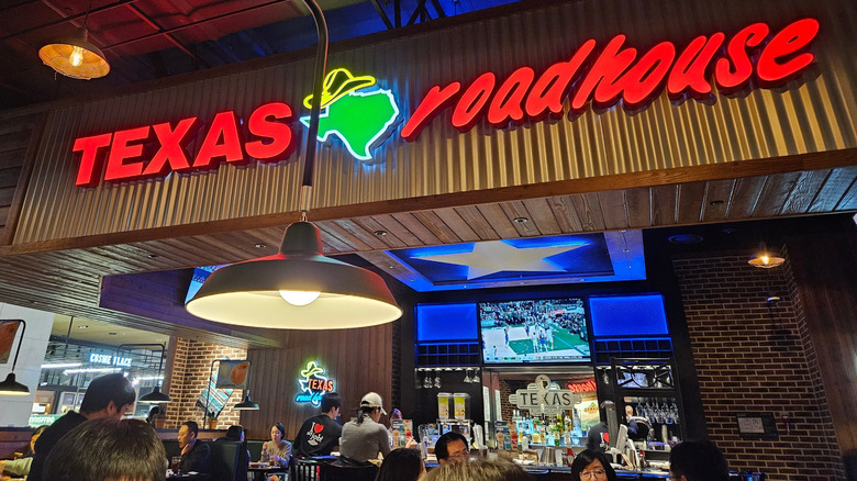 The interior of a Texas Roadhouse restaurant