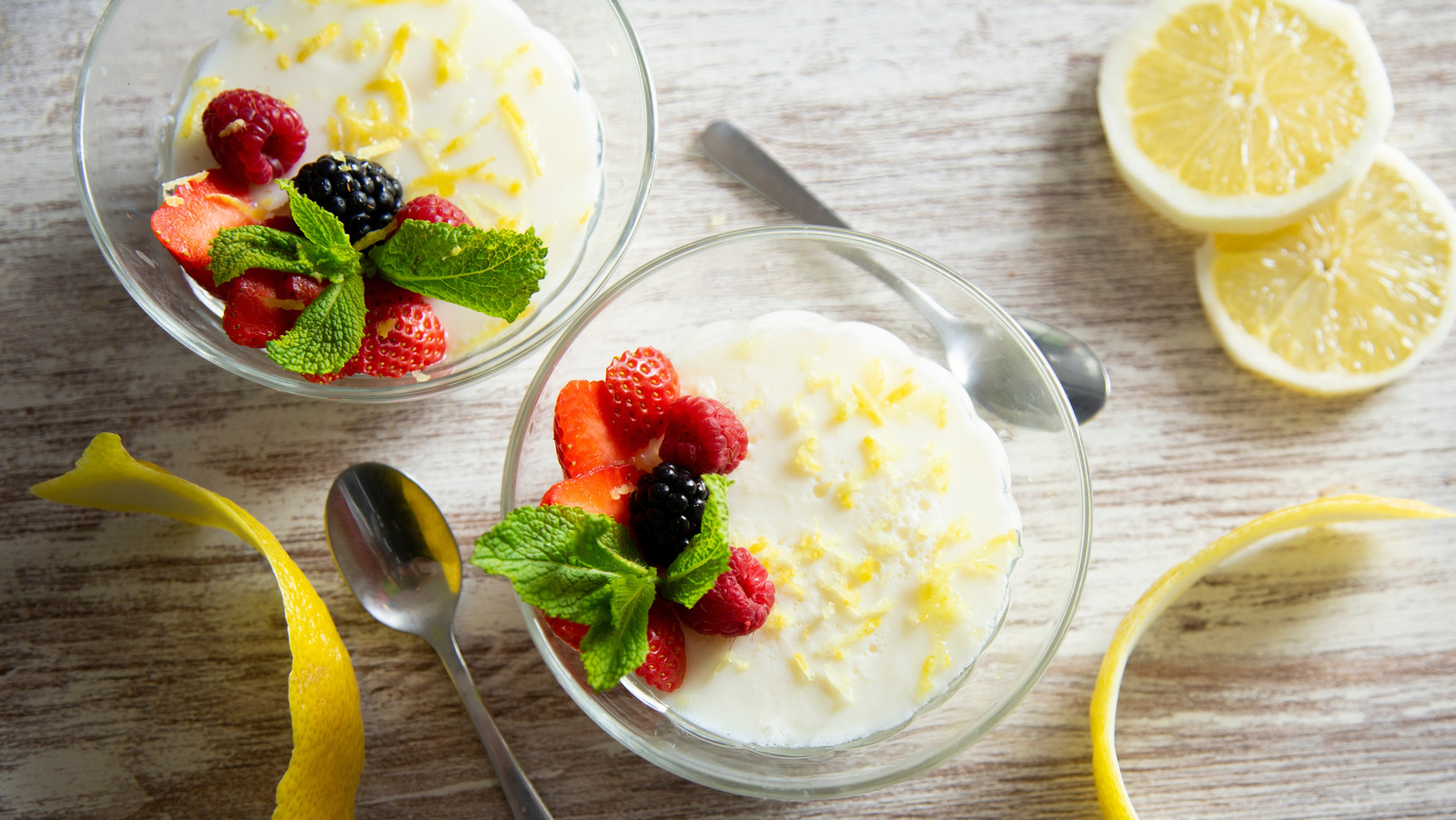 <a href="https://www.foodrepublic.com/2055571/easy-lemon-mousse-three-ingredients/" target="_blank">Make Fluffy And Creamy Lemon Mousse With Just 3 Ingredients</a>