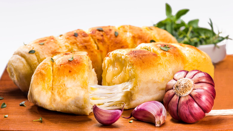 Garlic bread stuffed with melted cheese