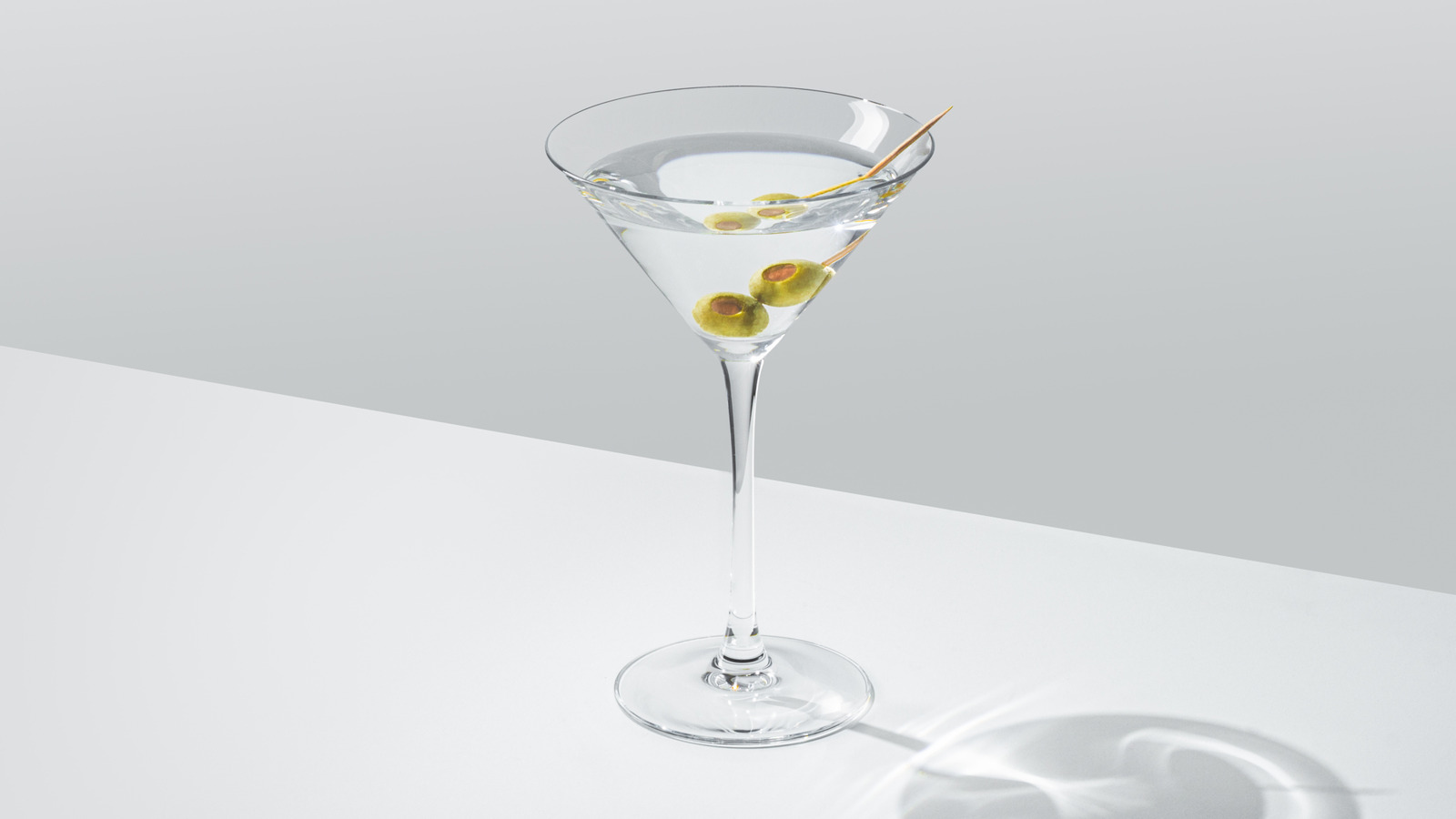 <a href="https://www.foodrepublic.com/2055375/martini-make-it-skate-order/" target="_blank">‘Make It Skate’: What This Martini Order Actually Means</a>
