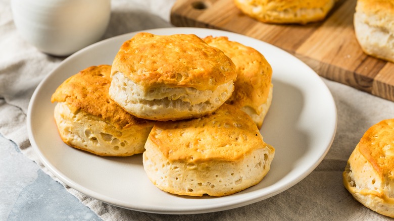 a plate of buttermilk biscuits