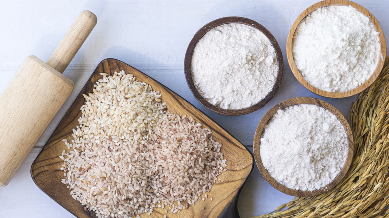 Rice flour in wooden bowls.