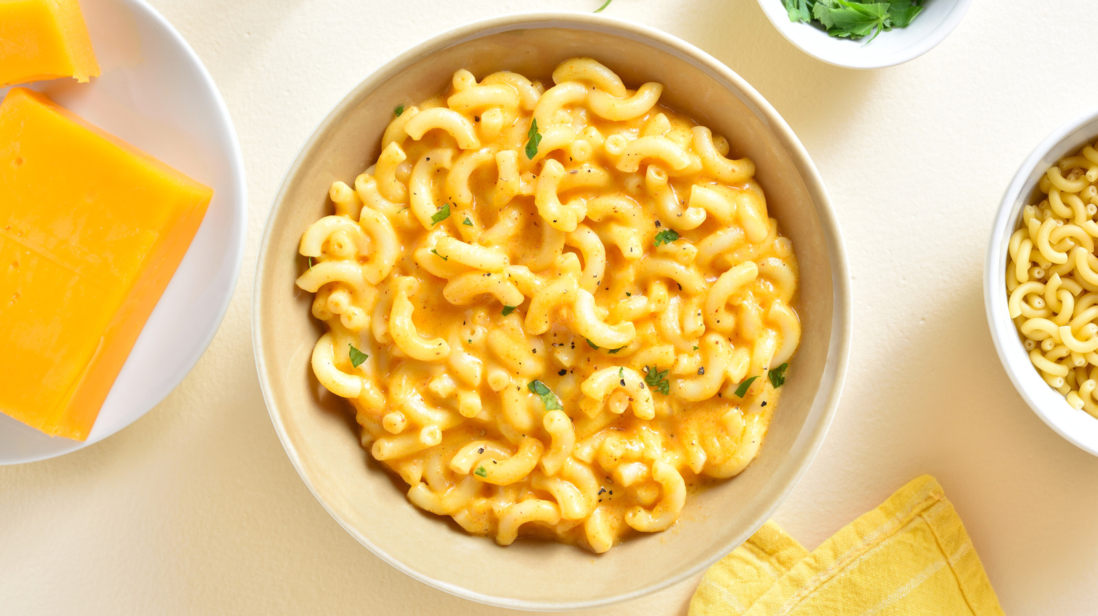 <a href="https://www.foodrepublic.com/1934629/mac-and-cheese-in-advance-crockpot/" target="_blank">Making Mac & Cheese In Advance? Choose This Cooking Method For The Creamiest Results</a>