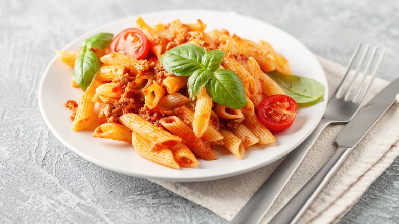 Pasta penne bolognese
