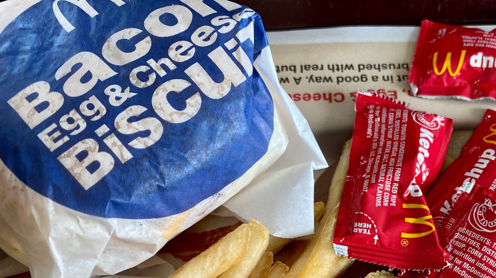 <a href="https://www.foodrepublic.com/2218355/bacon-used-mcdonalds-burgers-sandwiches/" target="_blank">McDonald’s Burgers And Sandwiches Have This Type Of Bacon</a>