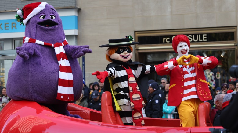 mcdonalds grimace thanksgiving parade
