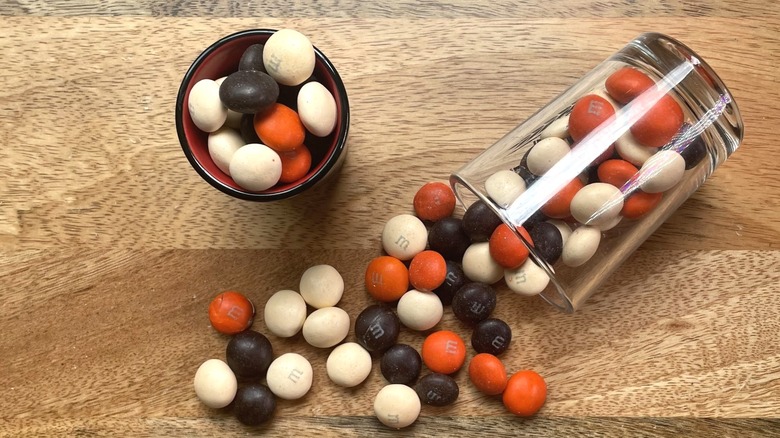 glasses of Pumpkin Pie M&M's