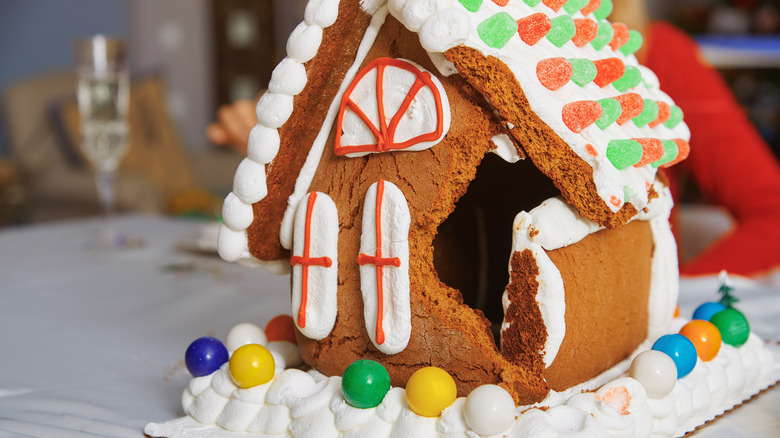 Gingerbread Cake House - Evergreen Kitchen