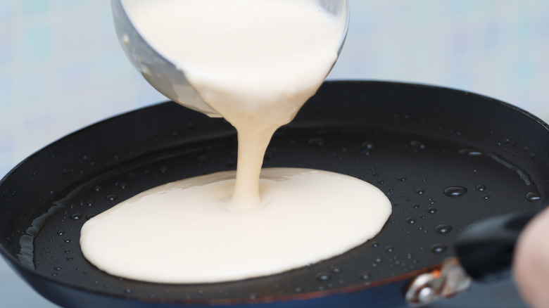 making pancakes on a skillet