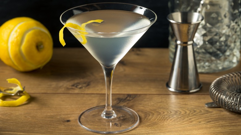 Gin martini with a lemon twist garnish 