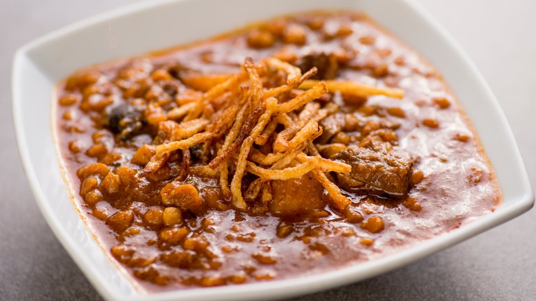 Iranian gheimeh with saffron
