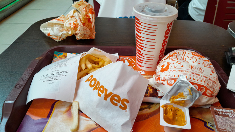 A Popeyes meal on a tray