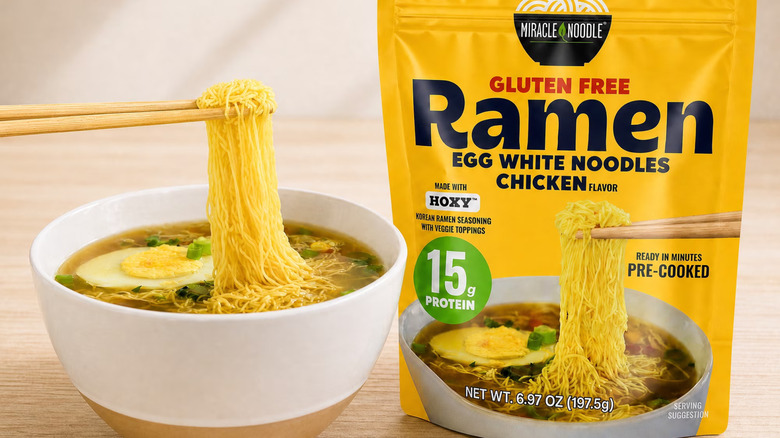 Prepared Miracle Noodle ramen alongside its packaging.