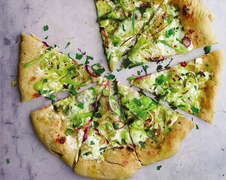 It's Time For A Spring Onion Pizza Recipe!