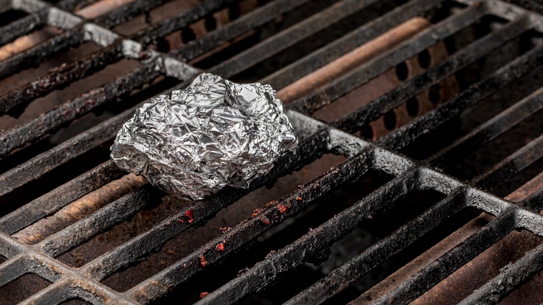 Cleaning with aluminum foil