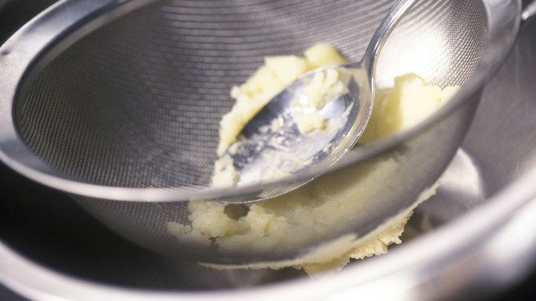 mashed potatoes prepared with sieve