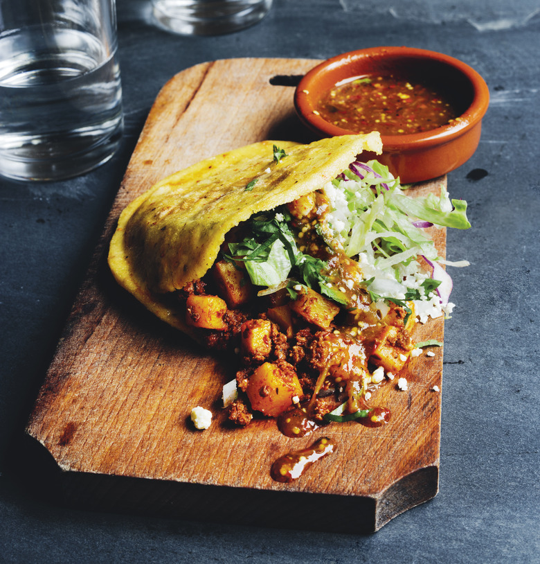 GORDITAS DE PAPAS CON CHORIZO copy