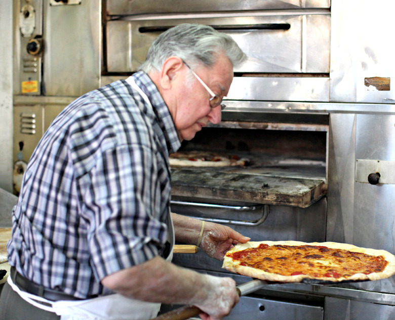 Not A Love Letter: Di Fara Is Home To New York City's Junkiest Pizza Slice