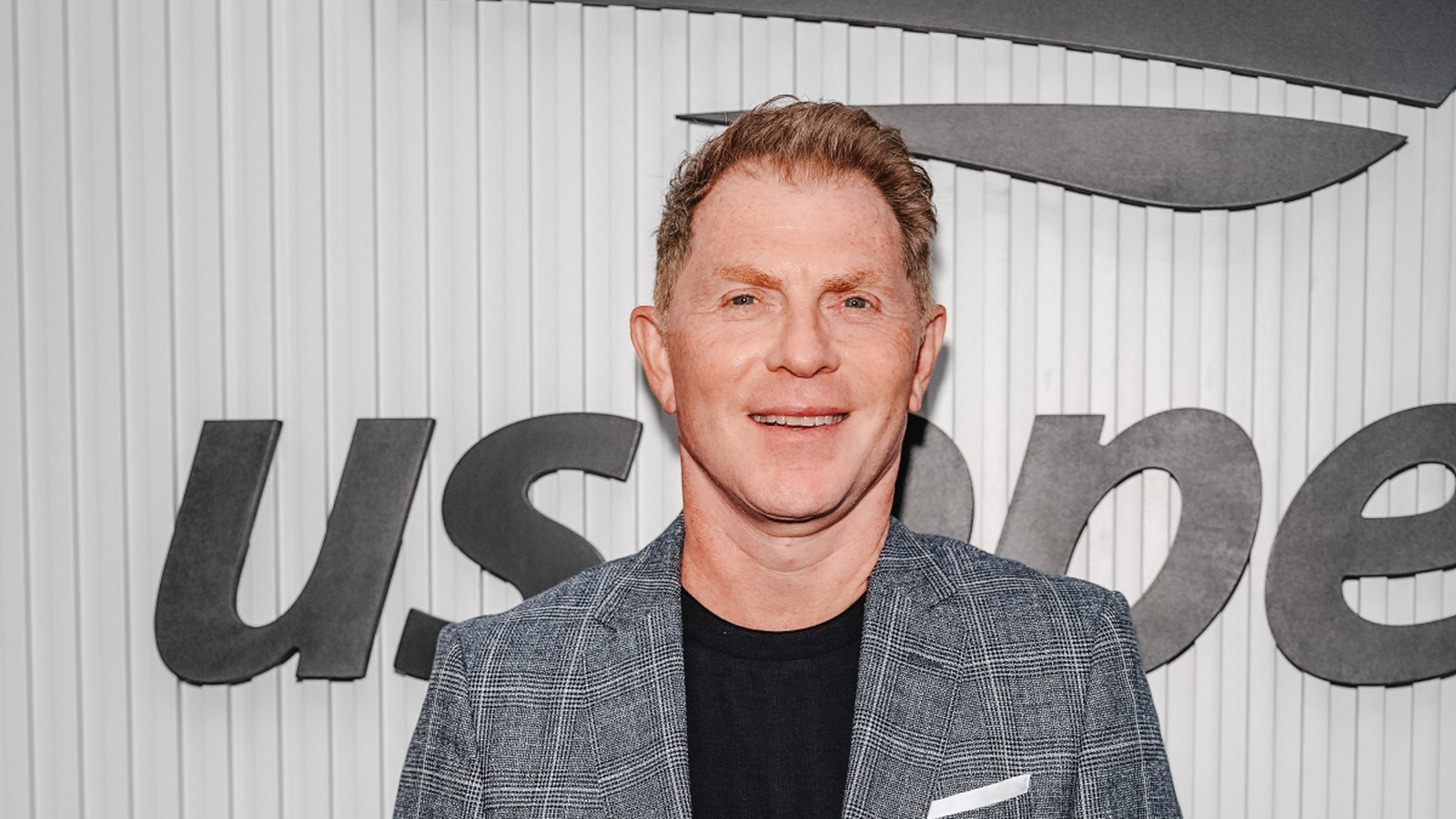 <a href="https://www.foodrepublic.com/2270275/not-griddle-open-flame-bobby-flay-cooks-burgers-smoky-flavor-plank/" target="_blank">Not A Griddle Or Open Flame: Cook Burgers Like Bobby Flay For More Smoky Flavor</a>