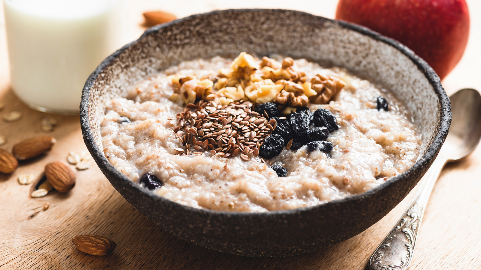 FoodWireDaily — Oatmeal Vs Cream Of Wheat: Which Breakfast Food Has More Protein?