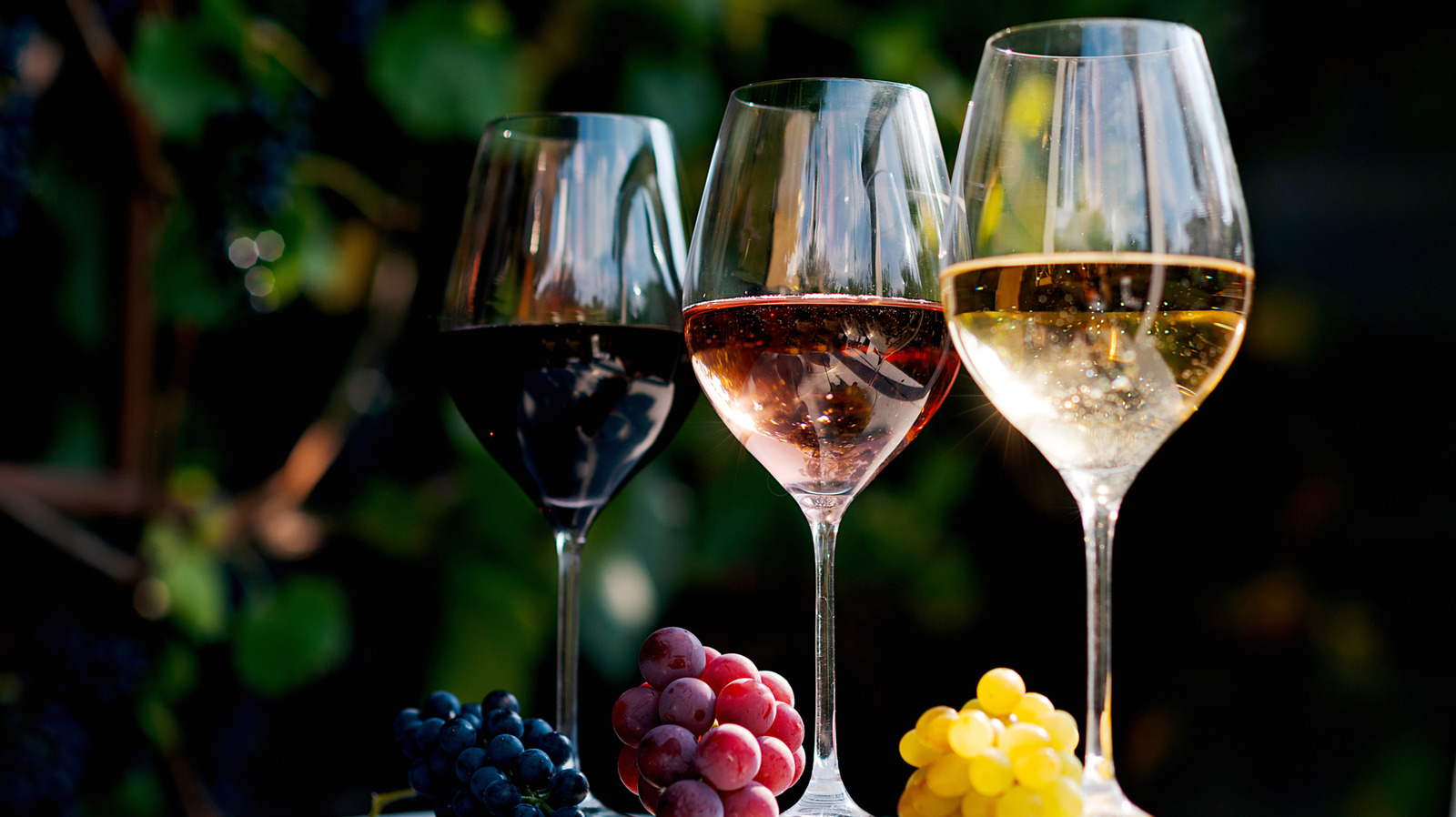 <a href="https://www.foodrepublic.com/1814512/old-world-wine-vs-new-difference/" target="_blank">Old World Vs New World Wine, Explained</a>