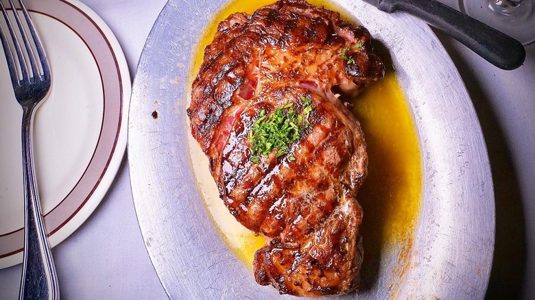 steak at Charlie's Steakhouse