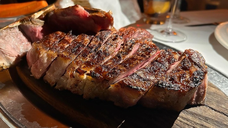 porterhouse at Keen's Steakhouse