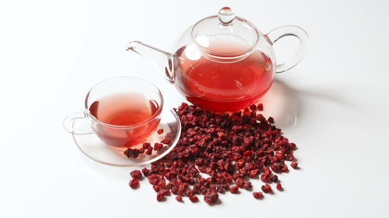 Omija tea and berries
