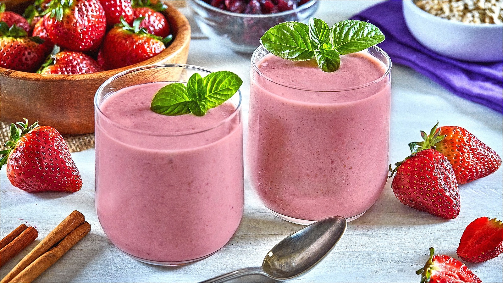 <a href="https://www.foodrepublic.com/1707849/ice-hack-quicker-smoothies-yogurt-cubes/" target="_blank">One Ice Cube Hack Is The Ultimate Shortcut For Quicker Smoothies</a>