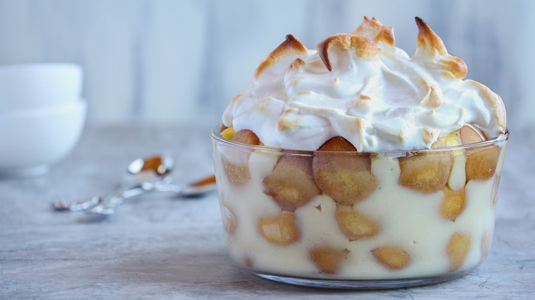 meringue topped banana pudding