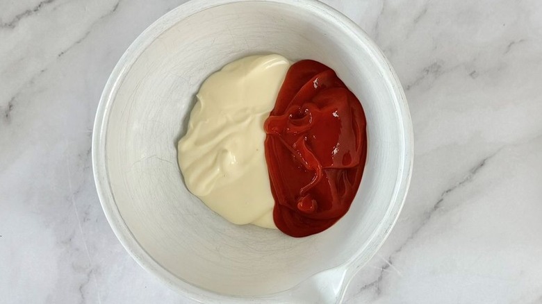 Mayonnaise and ketchup in bowl