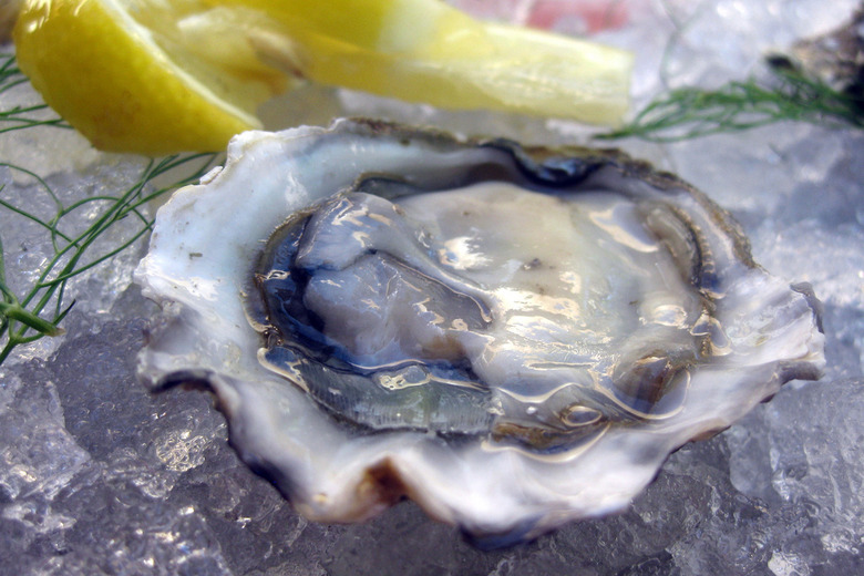Oysters with a Classic Mignonette Recipe