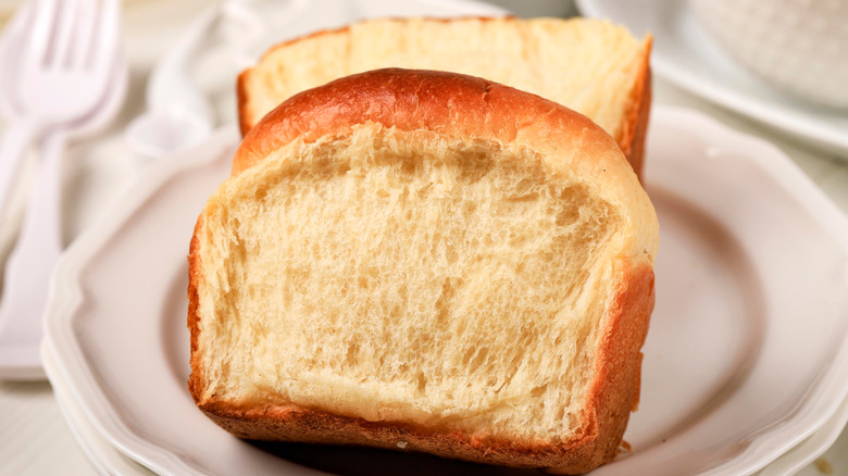 Fluffy inside of shokupan