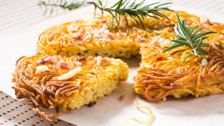 Crispy spaghetti crust