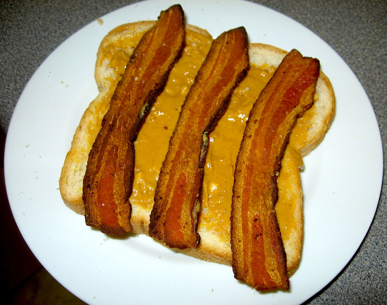 Peanut butter (and other stuff) sandwiches are what's for lunch.